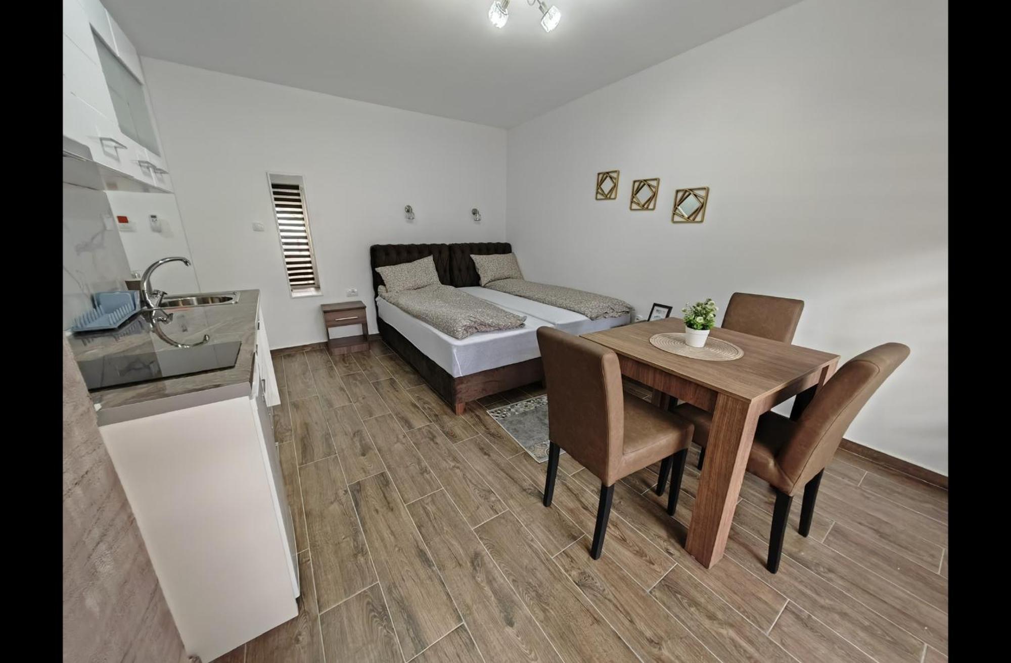 Imperial Apartment Veliko Gradiste Exterior photo